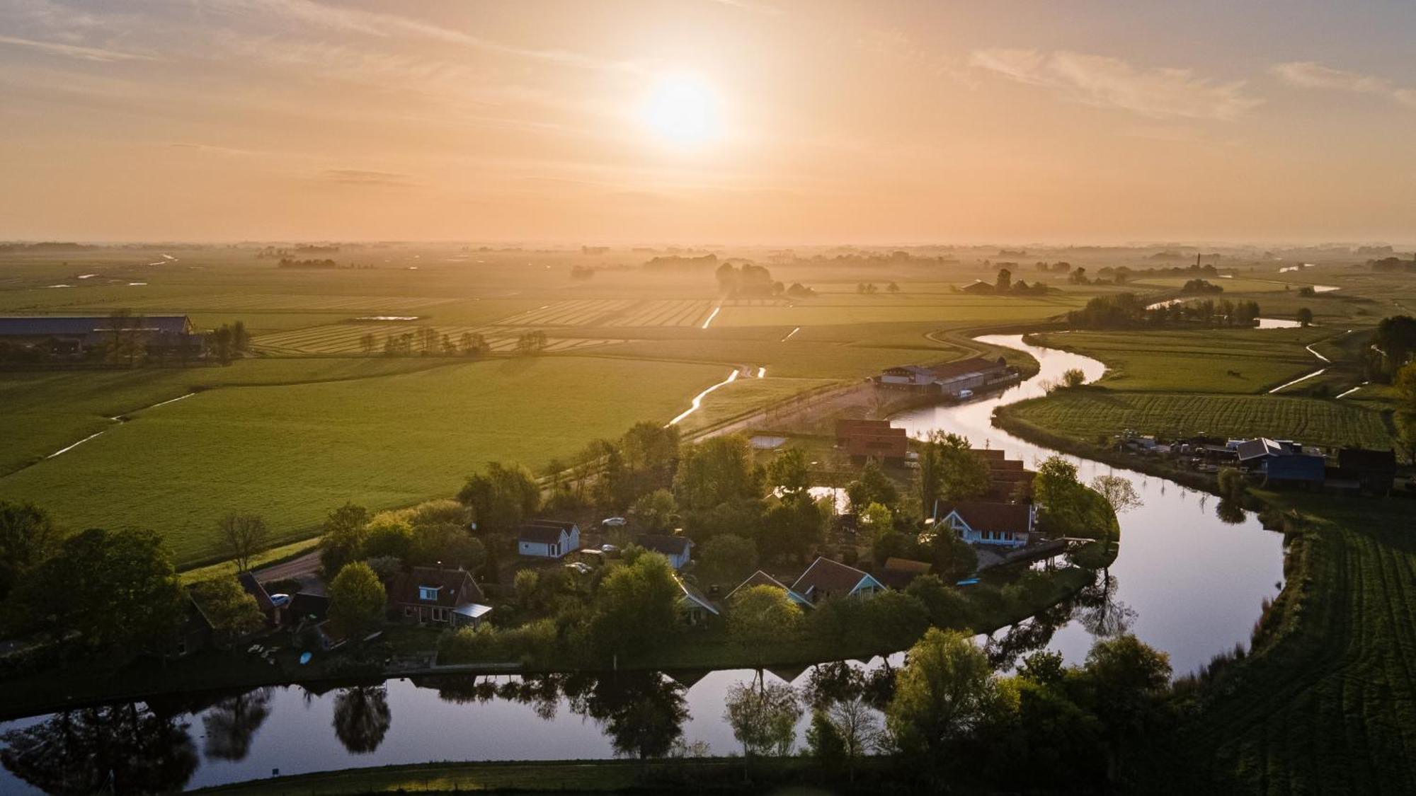 Pod Huisje Met Hottub Dokkum Luaran gambar